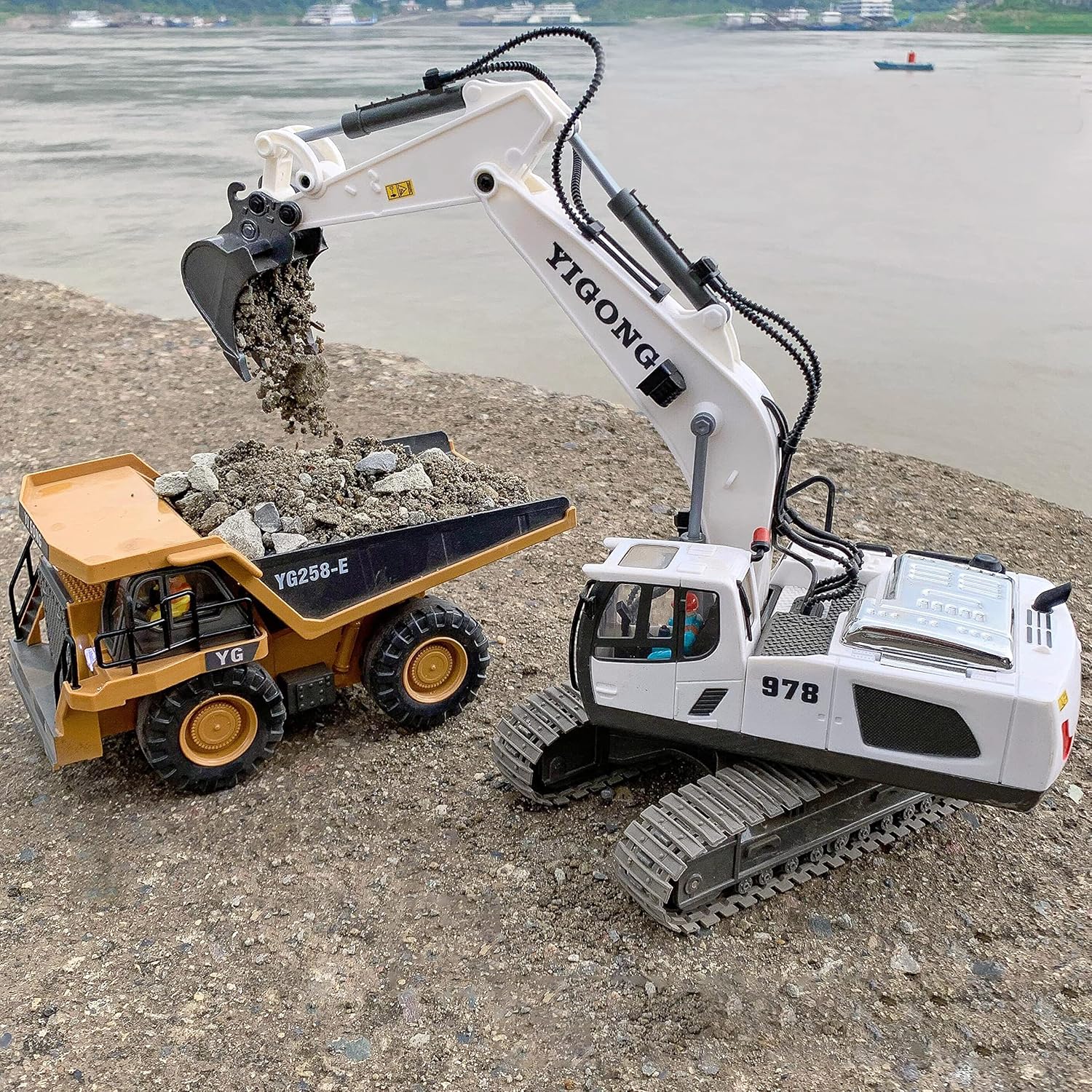 DS BS  11 Channel Remote Control Excavator Toy - White