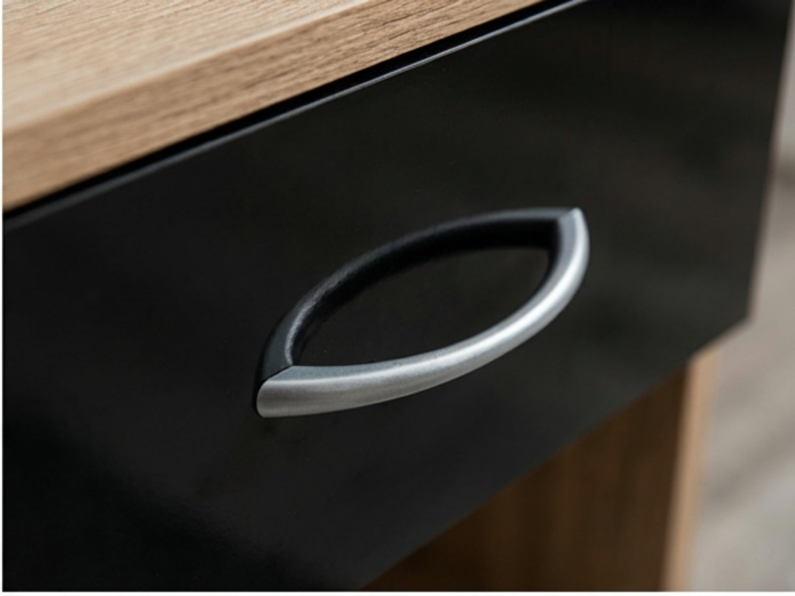 Bardalona Bedside Table - Gloss Black